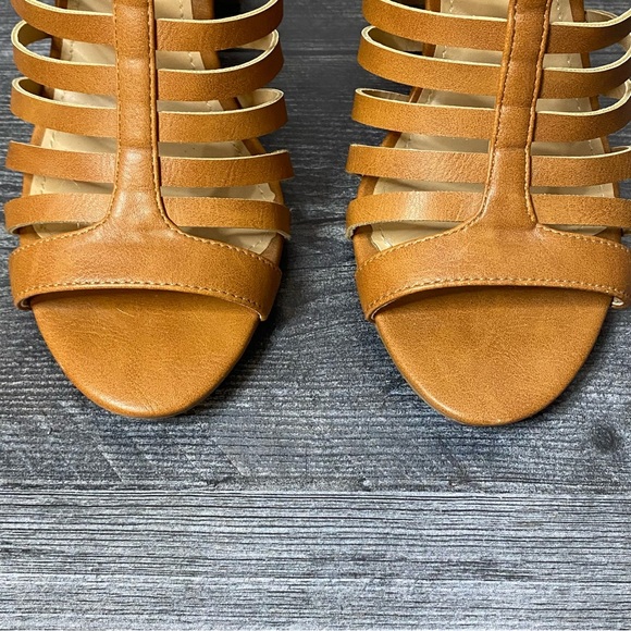 JustFab Beja Gladiator Heels - Picture 6 of 15